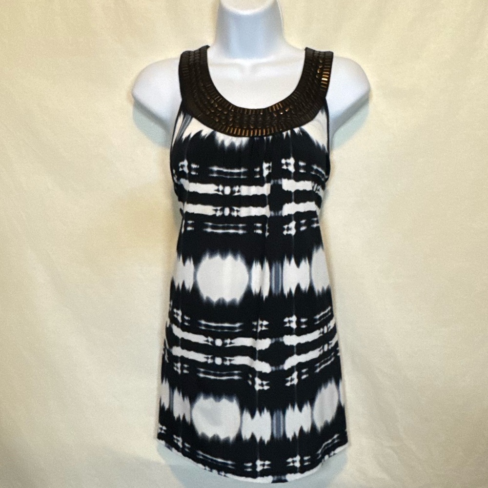 G-139 Attention Black‎ & White Beaded Trim Sleeveless Pullover Blouse Size L